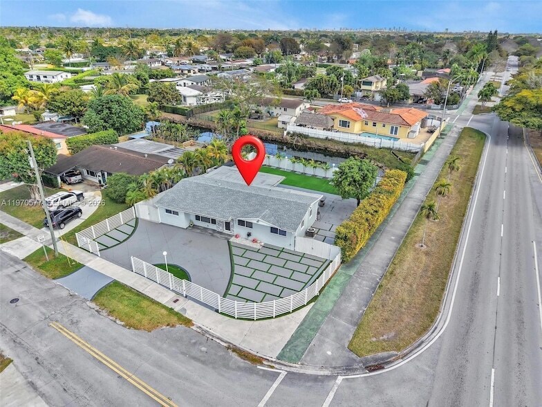 5521 SW 104th Ave