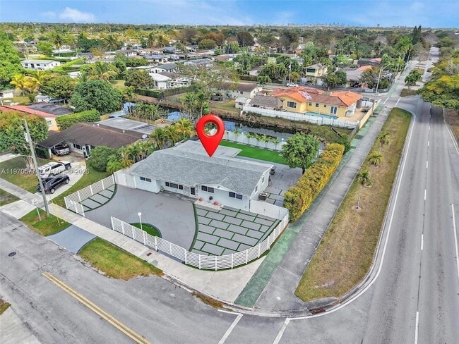 Photo - 5521 SW 104th Ave House