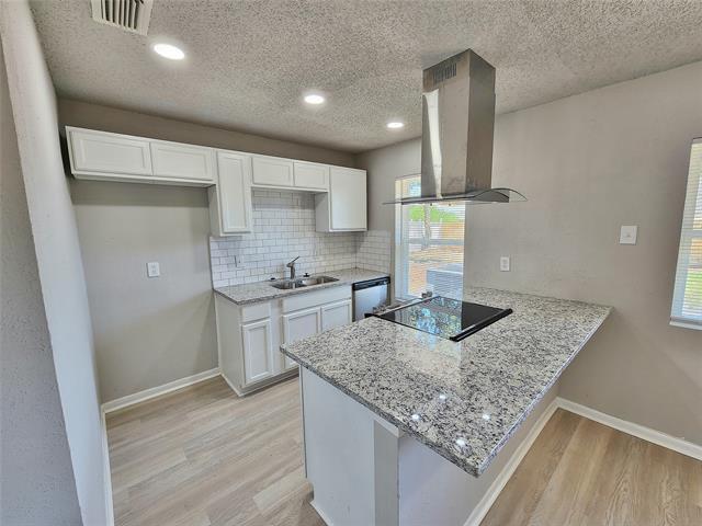 Building Photo - 8721 Santa Clara Dr