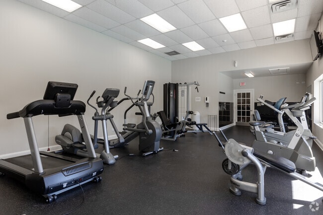 Fitness Center - Waterford Place Apartments