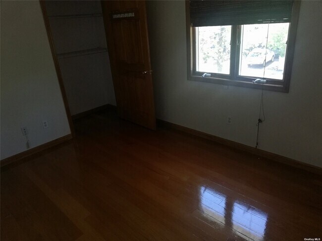 Foto del edificio - 73-17-73166 166th St