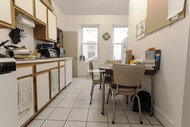 Sept 2026 - Fantastic BU West / Packard's Corner 3 Bed on Brighton Ave. Students Welcome! - Sept 2026 -  Fantastic BU West / Packard's Corner 3 Bed on Brighton Ave.  Students Welcome! Apartment