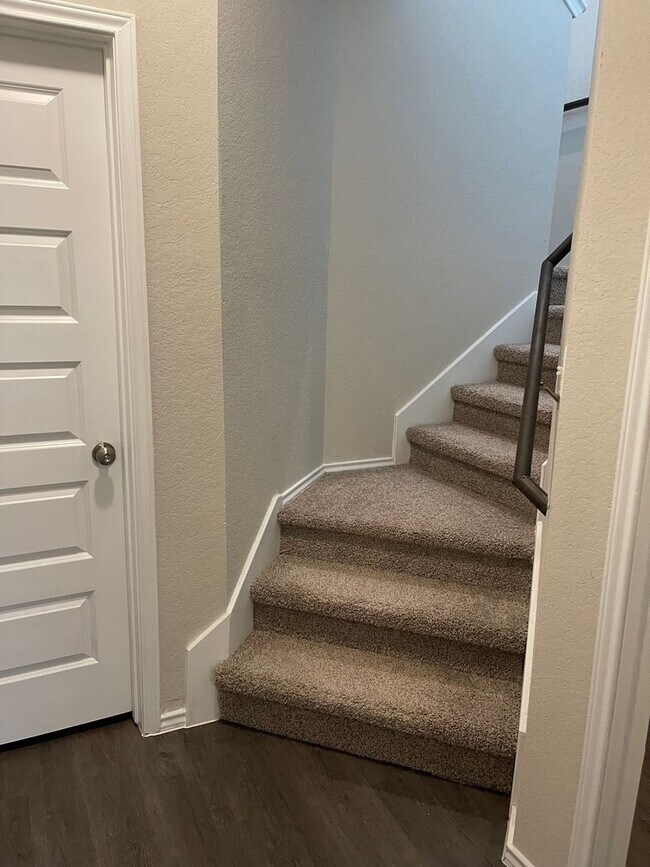 Building Photo - 331 Saddle Leaf