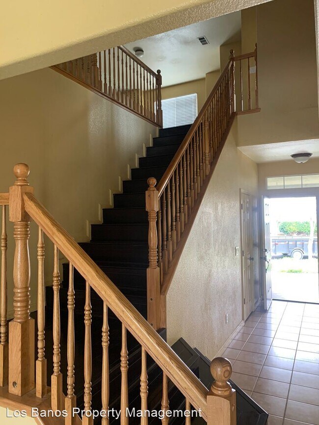 Building Photo - 4 br, 3 bath House - 1667 Hemlock Dr