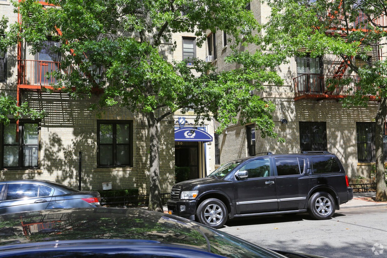 Foto del edificio - 20 LAUREL HILL TER