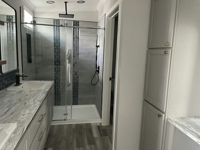 Building Photo - 747 Arbor Estates Way