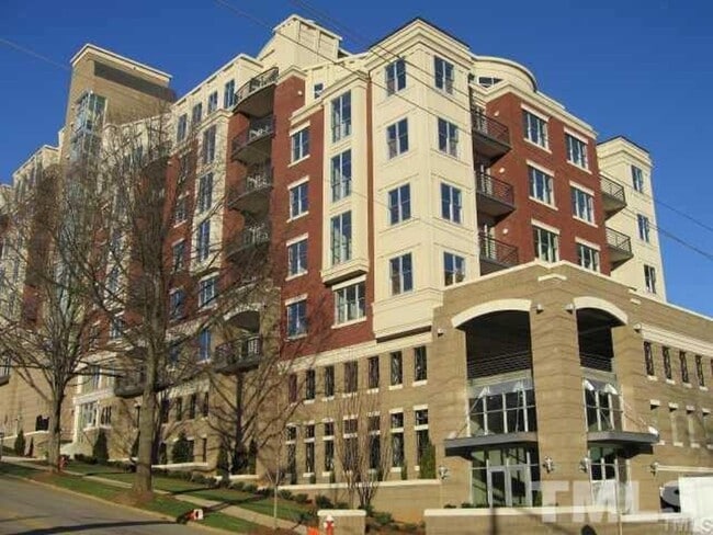 Building Photo - 618 N Boylan Ave