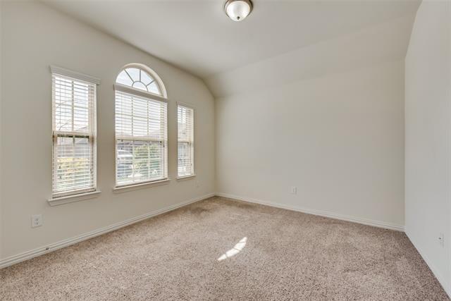 Building Photo - 828 Skytop Dr