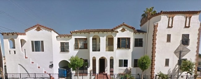 Foto del edificio - 1212 Amalia Ave
