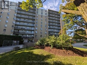 Building Photo - 931 Wonderland Rd S