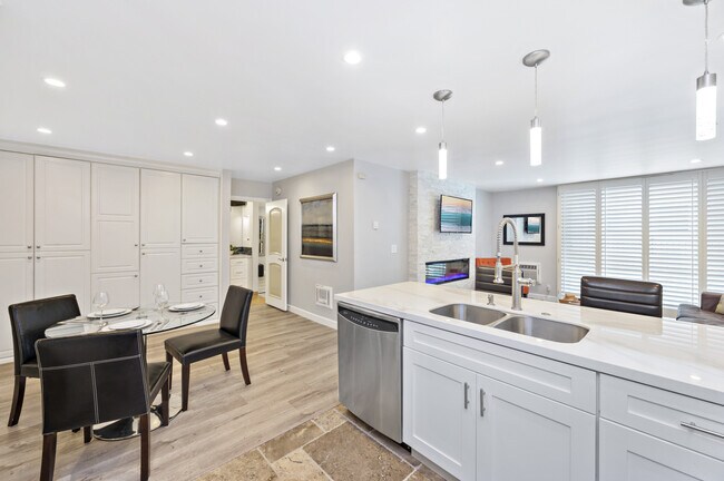 Foto del edificio - 11645 Montana Ave