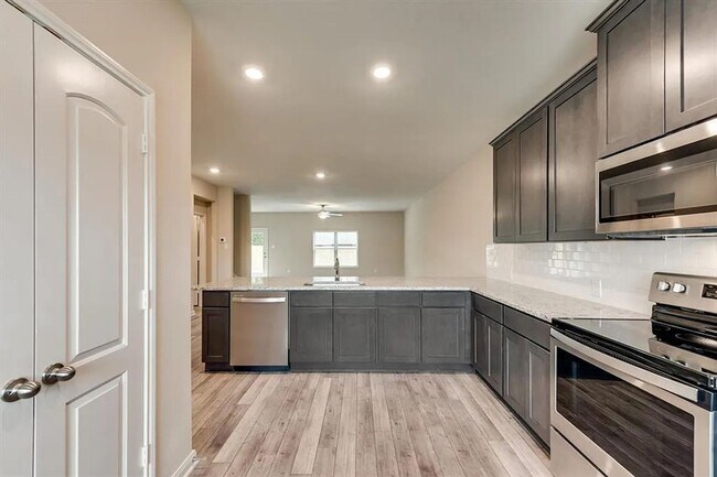 Building Photo - 7644 Thunder River Rd