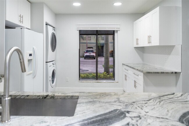 Foto del edificio - 3 br, 2.5 bath Townhome - 9095 SW 21st Ct ...