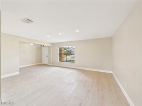 Building Photo - 17409 Braddock Rd