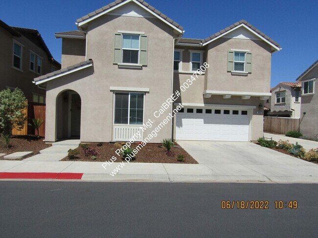 Foto del edificio - Beautiful Newer Two Story Home in The Gate...