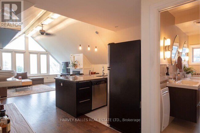 Photo du bâtiment - 1538 King St W