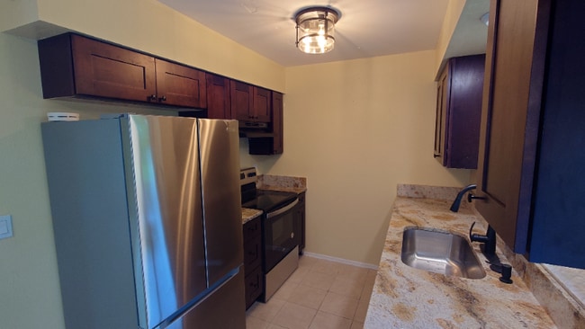 Foto del edificio - 13446 Johnson St
