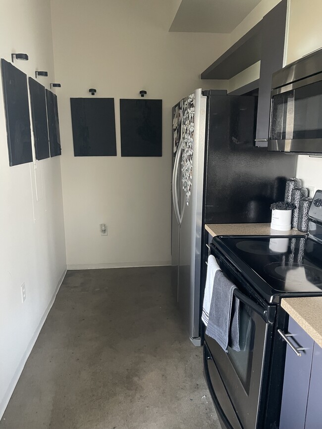 Kitchen - 2115 Yeaman Pl