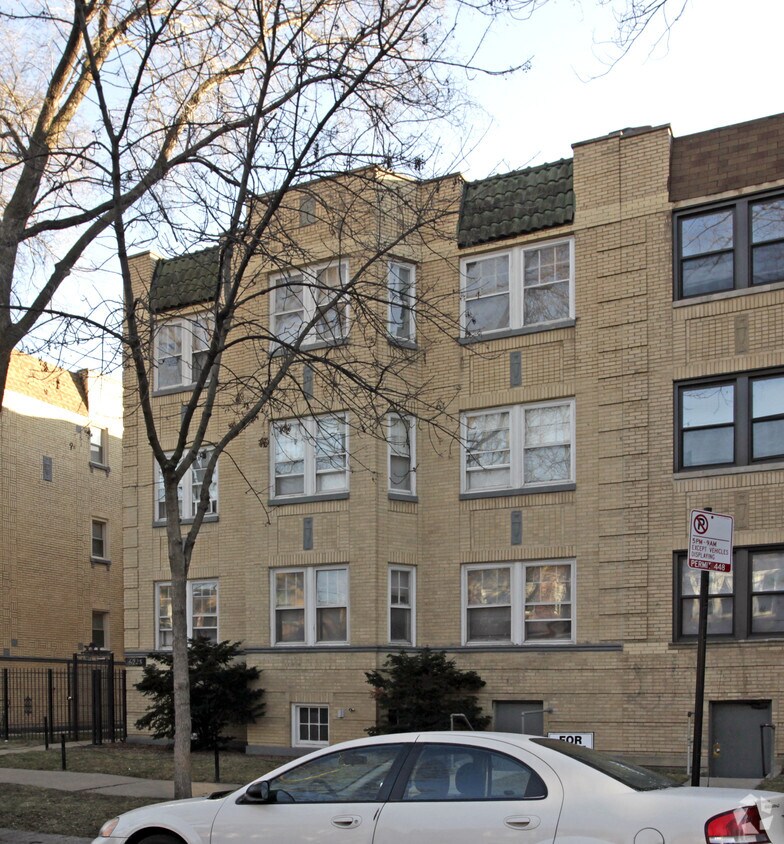 Building Photo - 6225-6227 N Artesian Ave