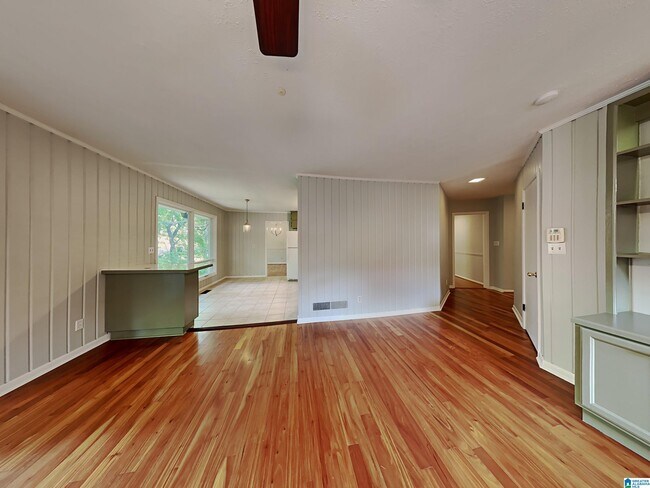 Building Photo - 1624 Belvedere Dr