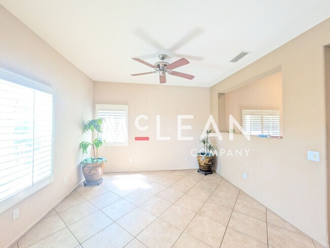 Building Photo - Stunning 3 Bedroom Home with Private Pool ...