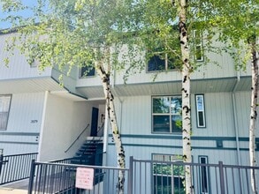 Building Photo - 2079 Ascot Dr