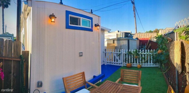 Foto del edificio - 527 McLaughlin Ave