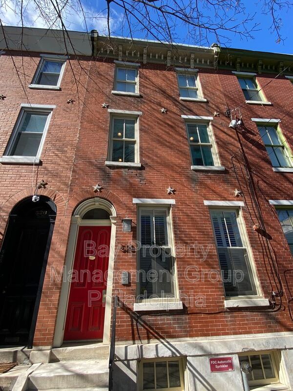 Building Photo - 528 N 15th St