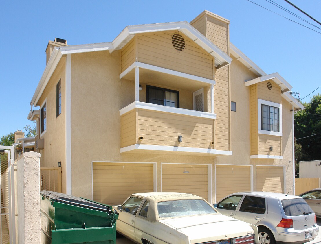 Building Photo - 4330 Campus Ave