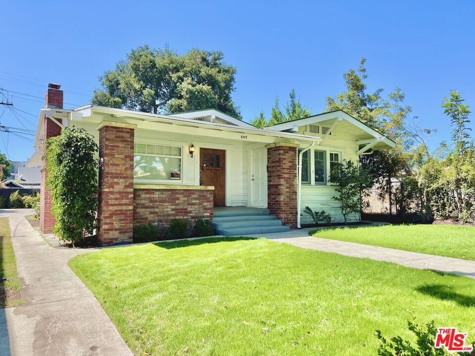 607 N Manhattan Pl, Los Angeles, CA 90004 House for Rent in Los Angeles, CA