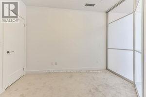 Photo du bâtiment - 540-540 Bur Oak Ave