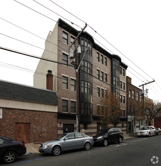 Building Photo - 807 Clinton St