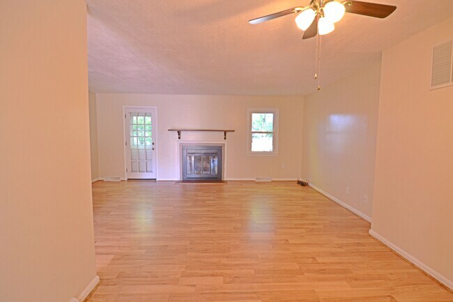 Foto del edificio - 22426 Greenview Ct