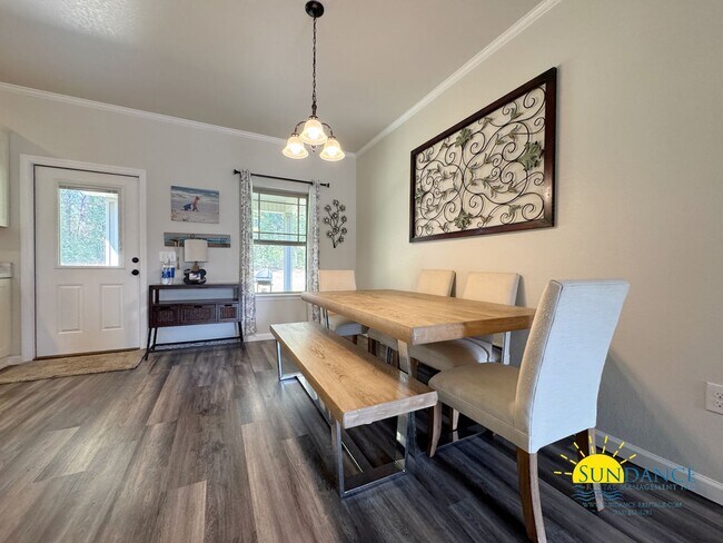 Foto del edificio - Charming 3-Bedroom Home in Normandy Terrac...