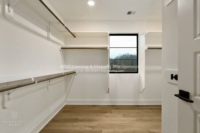 Building Photo - 6511 Marsh Ave
