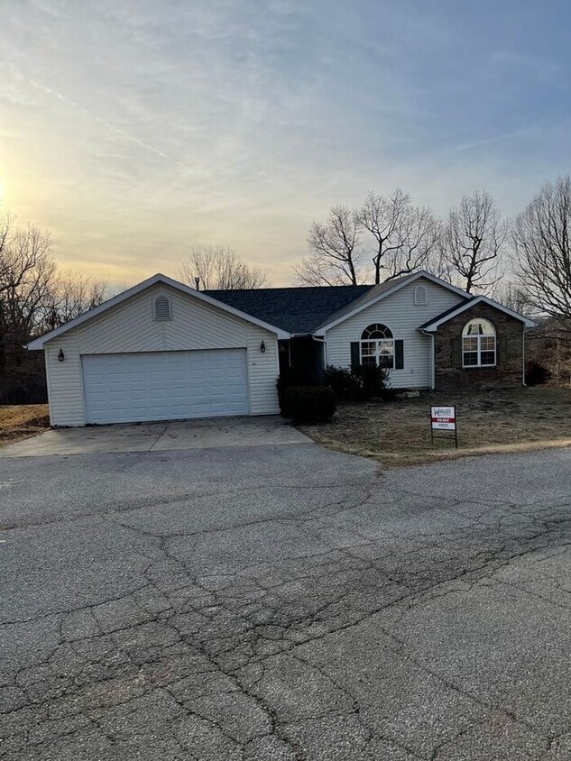 20345 Henry Ln, Dixon, MO 65459 House Rental in Dixon, MO