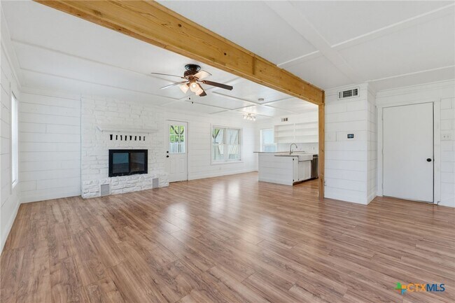 Foto del edificio - 4117 Cripple Creek Dr