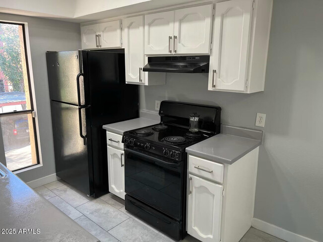 Foto del edificio - 3131 W Cochise Dr