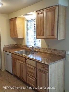 Building Photo - 1640 Foxfire Dr SE
