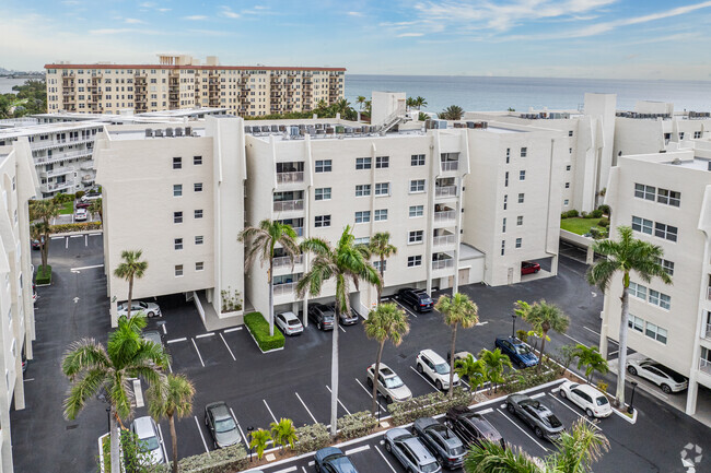 Alternate - Palmsea Condominium