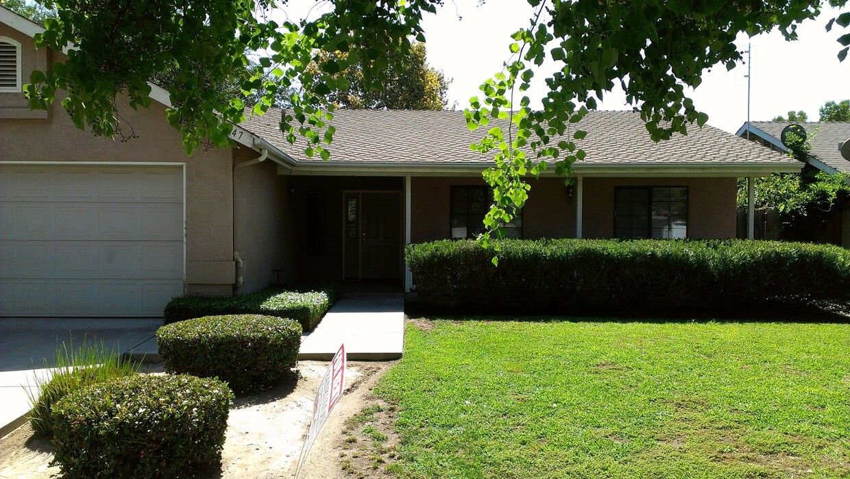 Primary Photo - 1847 E Bridger Ave