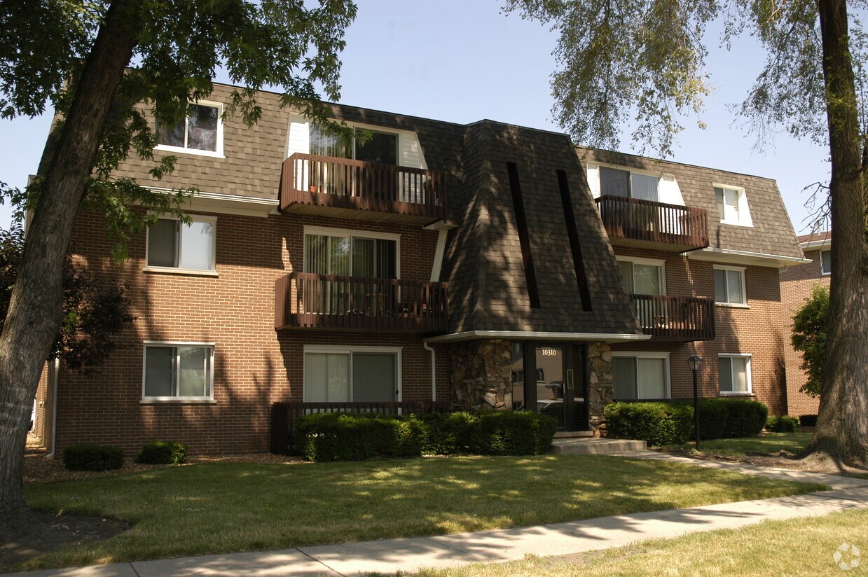Primary Photo - 10310 S Parkside Ave
