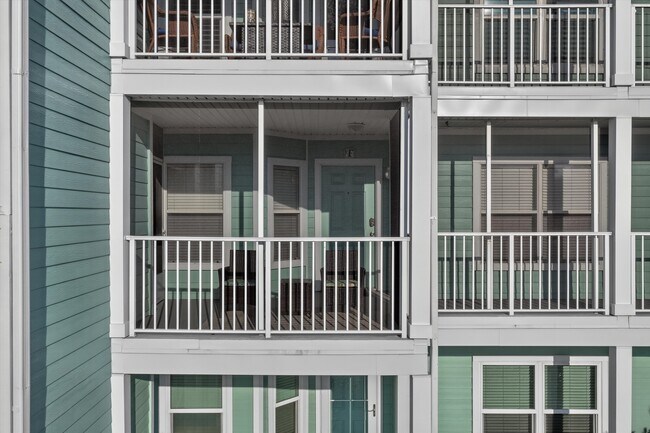 Building Photo - 206 16th St