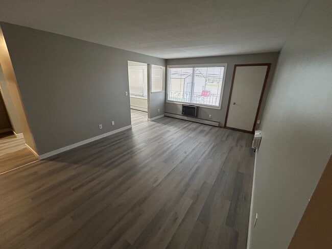 Photo du bâtiment - 443-443 Lorne St N