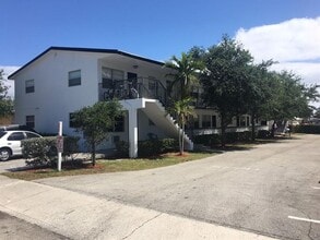 Building Photo - 1106 S L St