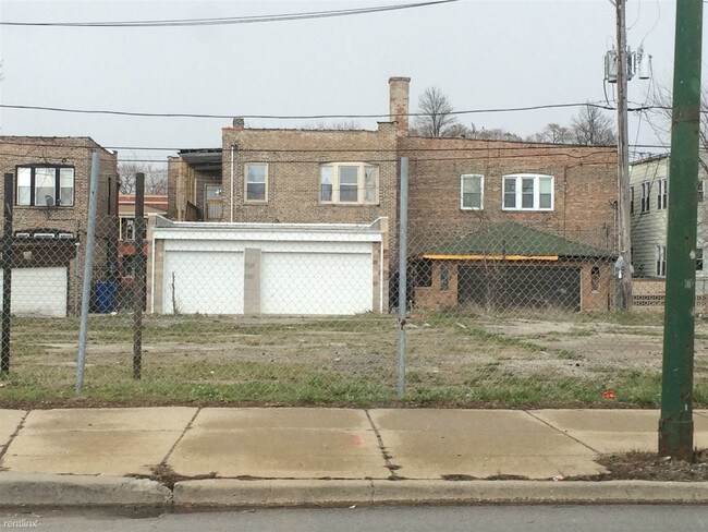Building Photo - 7412 S Emerald Ave