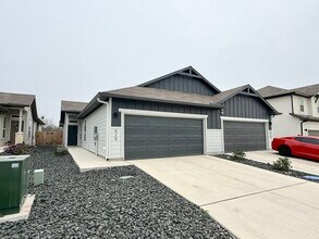 Building Photo - 429-429 Nespral Dr