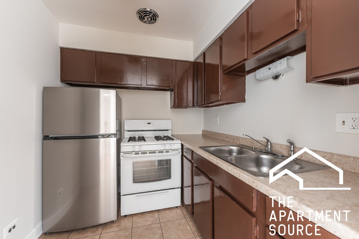 Foto principal - 5917 N Kenmore Ave