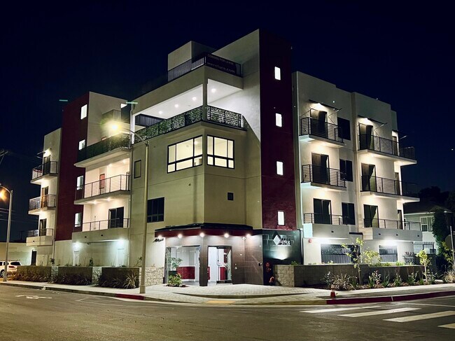 Foto del edificio - 5758 Camellia Ave