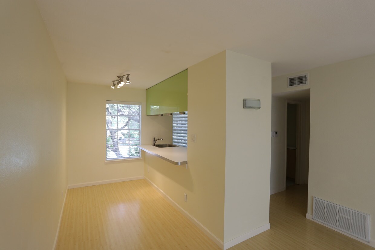 300 Crockett St Unit 329, Austin, TX 78704 - Condo for Rent in 